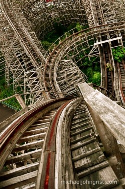 destroyed-and-abandoned:  Neglected roller coaster in a Japanese