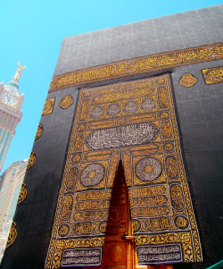 poeticislam:  The Ka’bah, Makkah. “In it (al-bait al-haram)