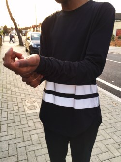 blvck-zoid:  3M Hoop LongsleeveAvailable At: ALLEYN