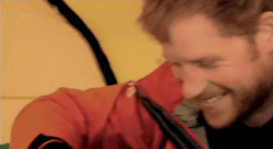 lightcomingthroughthedarkness:  Looking at this gif of Prince