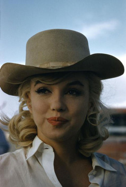 honey–rider:Marilyn Monroe on the set of The Misfits. Photograph: Eve