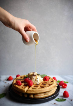 sweetoothgirl:    GUINNESS WAFFLES WITH BAILEYS WHIPPED CREAM