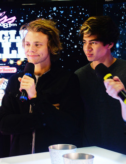 hotdamn5sos:  KISS 108 Jingle Ball - December 14, 2014  