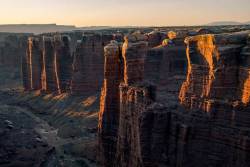 amazinglybeautifulphotography:Monument Basin in Canyonlands National