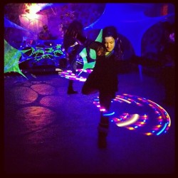 queenoftheacidhouse:  Hooping #hoops #fakelife #hooping #lights