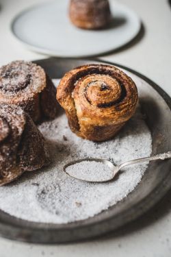 intensefoodcravings:Spiced Birthday Sugar Buns | Top with Cinnamon