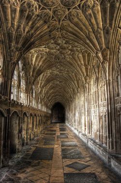 rebelanddreamer:Gloucester Cathedral