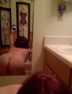 sexy-wife-in-ohio:  ðŸ˜œ  Ass Needs a rider