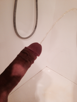 hairygonads:  Piss hard on this morning 24/4