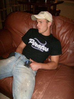 biggbadassmike:  hoot-owl-2:  hardusedjeans:  Cute guy, hot jeans,