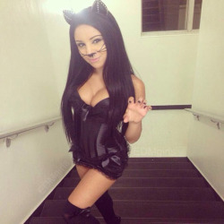 viralsky:  edmgirlsco:  EDM Girl.  + welcome to my wasteland