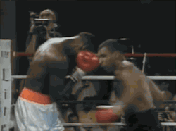 miketysonknockouts:  Classic Mike Tyson working a 4-6 combination