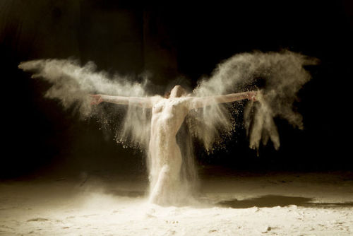 Nude dancing: Stardust.  naughtyirishgirl:  ladylanabanana:  Ludovic Florent’s series â€œPoussiÃ¨res dâ€™Ã©toilesâ€ (Stardust).Â   These are probably the most beautiful images Iâ€™ve ever posted. 