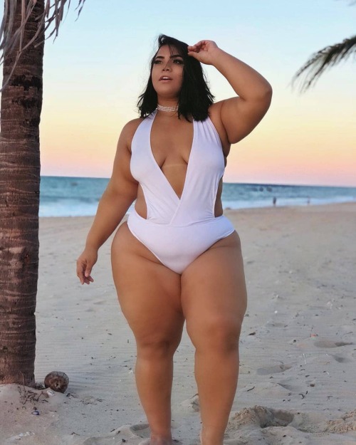 curvy-corner:  Big Beautiful Women Looking to Hook up for Casual
