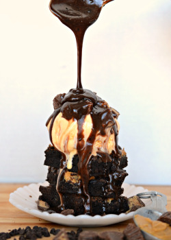 bakeddd:  the ultimate chocolate peanut butter brownie sundae