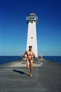 dekanuk:    dekaNuk’s archive of naked exhibitionist men  