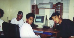 xtcyyyy:A young Nipsey Hussle making music on Windows 95