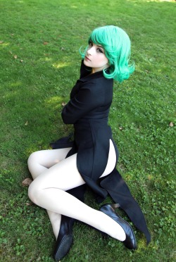 mkbuster:  cavalier-renegade:  hiso-neko:  Finally went outside and took some better photos of my small green booti queen™ aka Tatsumaki cosplay! My legs look even pastier than usual because of my sheer tights. (Photographer is myself)  QUEEN  @slbtumblng