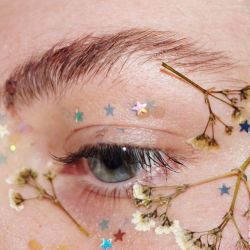 uyesurana:starry floral eyes