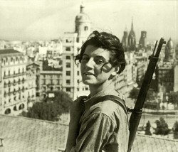 vintageeveryday:  30 amazing photos of militia women during Spanish