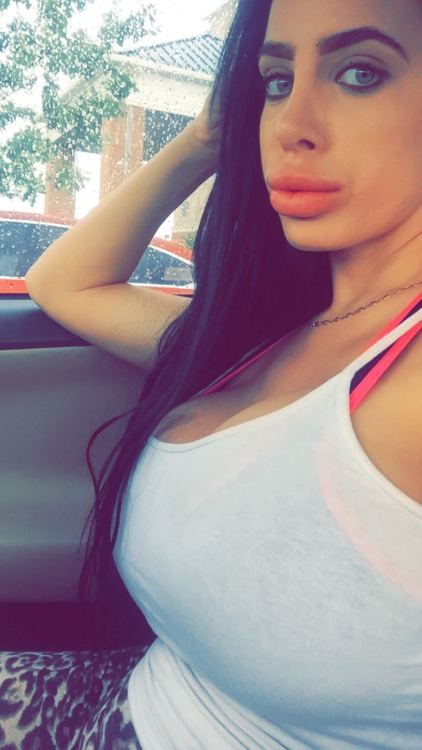 bimbosybarbies:  Xtyna Martelli  
