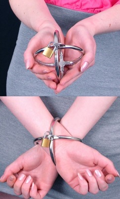 cassiedoll01:  haisyhucow:  dominant-playground:  Very neat and