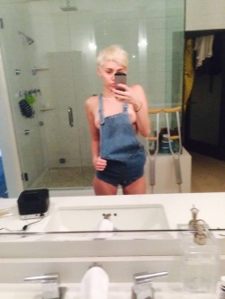 celebsnude115:  Miley Cyrus leaks   || shnyyp.tumblr.com ||