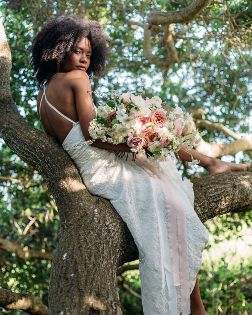 browngyalwriting:  “I am the lover’s gift; I am the wedding