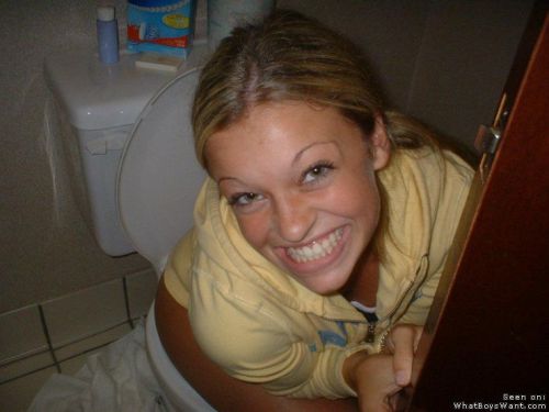 dimitrivegas:  Pooping!