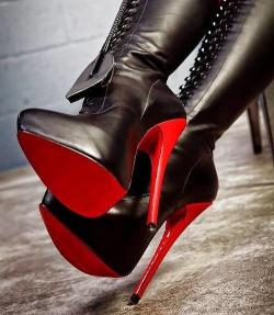 sissydebbiejo:  Heels to worship. #Boots, #HighHeels 