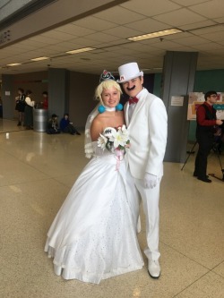 quackingmoron:  And oh my God!!!!!! Wedding Peach and Mario on