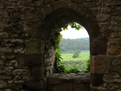 pagewoman:  Goodrich Castle, Ross-on-Wye, Herefordshire, Englandby