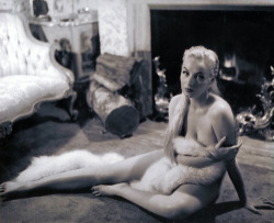 fybombshells:  lili st cyr 