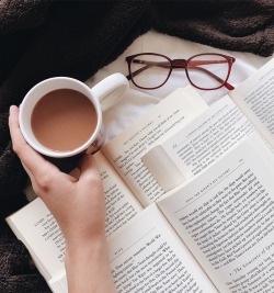 clockworkbibliophile: mornings ☕️