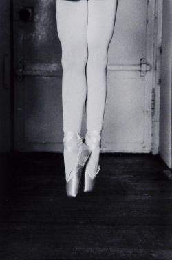 fragrantblossoms:  Lois Greenfield.  Ballerina Legs, 1975. 