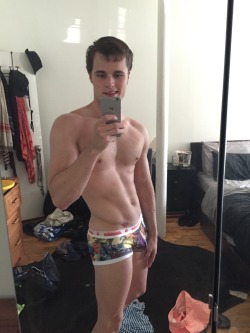 pleasetrysomethingelse:  Repping my new aussiebum briefs