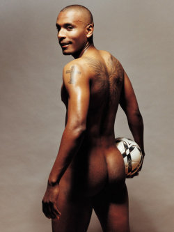 nakedathletes:  Clinton Morrison butt naked hotness 