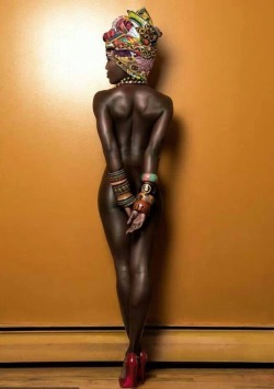 4ublackbeauty:  Bracelets & Skin Beautiful!!!!