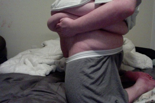 chubbytogepi:  My first photoset. Enjoy  Love that double belly