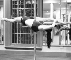 angelaperrypolefitness:  +PoleFitnessStudios #pole #gymnastics