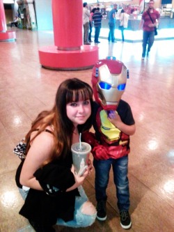 Ultra cute little boy I found on Ironman 3 premiere <3333