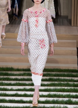 belleamira:  Chanel Spring 2016 Couture 