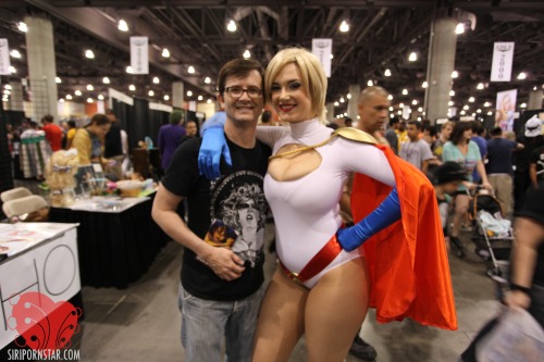 siripornstar:  RECAP: PHOENIX COMICON OMG, my first ever comicon could not have been more fun! I shook lots of hands, took photos with lots of PG fans, and was repeatedly photo-bombed by John Layman. What a weekend! I’m compiling video from the weekend