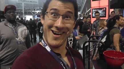 chocolateninjadonut:  I feel like the more I stare at this gif… the faster it goes. (x) 