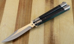 knifepics:  Balisong (Butterfly Knife)