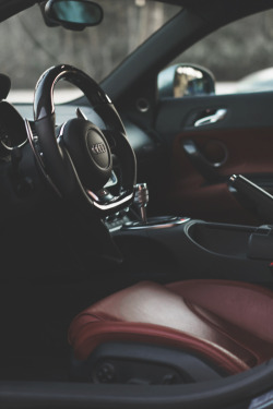 envyavenue:  R8 Interior | Photographer