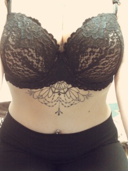 downtofunk69:  Totes gotta free bra from Torrid today. All I