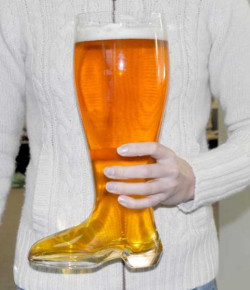 mycoolstuffdude:  Das Boot Glass Beer Boot