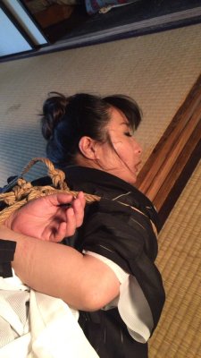 justscreenshots:  Shibari Naka AkiraModel Kawasaki