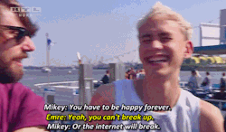 sumairu-hiro:  Mikey and Emre give Olly advice about his and